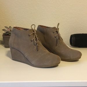 Toms Desert Wedge Booties